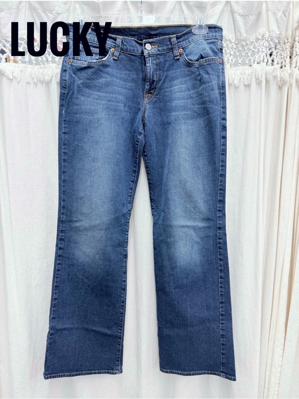 Lucky Brand Midrise Flare Jeans Medium Wash Red Patch Zipper Fly Size 10/30 Reg